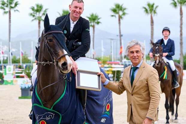 Koen Vereecke zet de kroon op het werk met GP-winst in Oliva