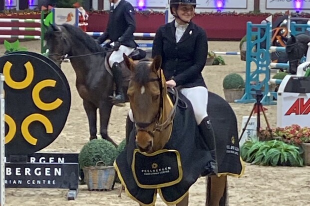 Charlotte Philippe neemt winnende start in Kronenberg