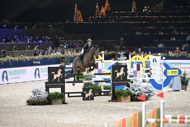 Siebe Leemans houdt Lauranne Spits van nieuwe overwinning
