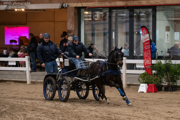 Overwinning voor Ann Bax in de vierde manche van het Vlaams Indoor Kampioenschap Overwinning voor Ann Bax in de vierde manche van het Vlaams Indoor Kampioenschap