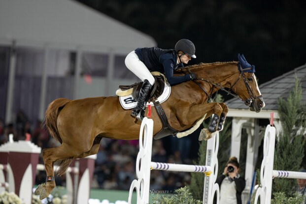 Emilie Conter demonstreert in de CSI5* Grand Prix van Wellington