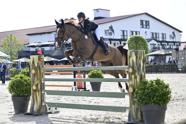 Louise Ameeuw scoort in de Small Grand Prix van Vejer de la Frontera