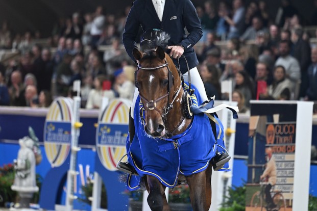 Niels Bruynseels zet Amsterdam op zijn kop in WERELDBEKER!