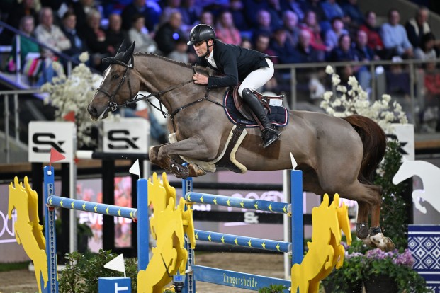 Dries Dekkers, Dirk Demeersman en Jerry van Damme springen naar GOUD