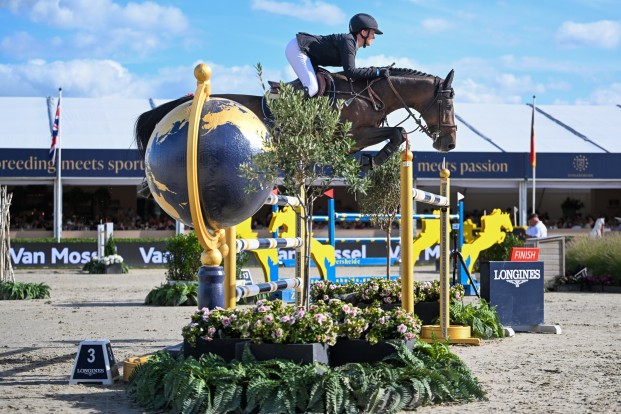 Kim Emmen schrijft Sires of the World op haar naam
