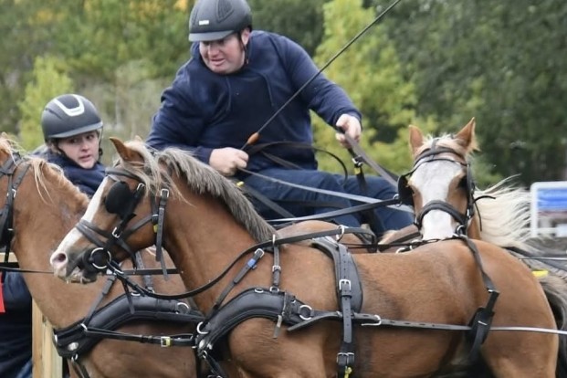 Twee Belgen aan de start in Utrecht: Jonas Corten wint bij de vierspan pony’s