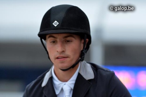 Nick Motmans komt zwaar ten val Nick Motmans komt zwaar ten val