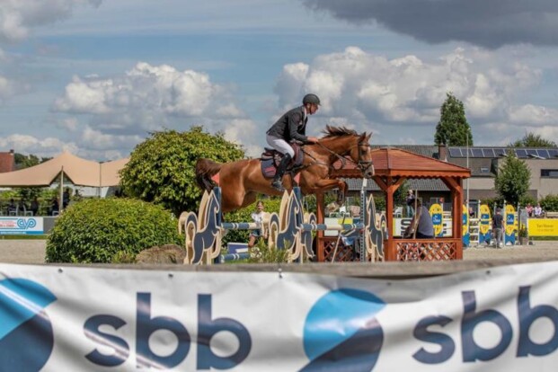 Sorrento van de Looise Heide en Noxx van de Molen zijn de nieuwe SBB-springkampioenen