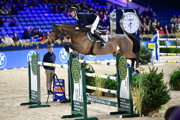 Niels Bruynseels start de slotdag van Jumping Mechelen met winst!