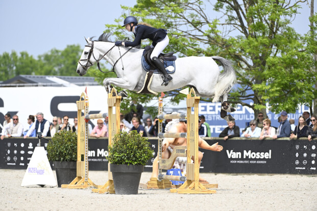 Evelyne Putters triomfeert in Longines Rankingproef van Opglabbeek
