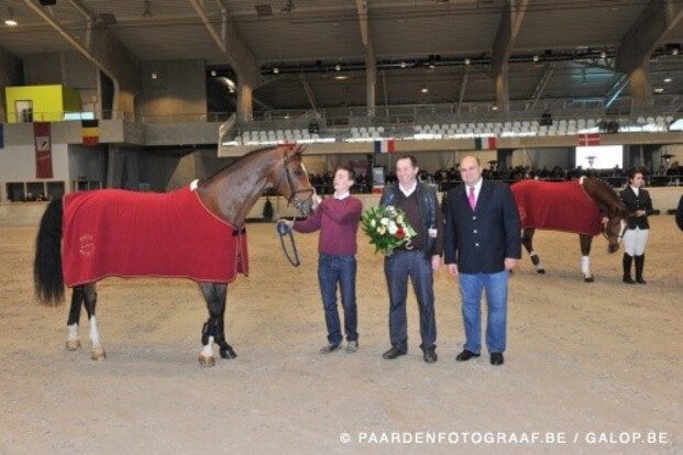 Van De Heffinck goed voor twee overwinningen Van De Heffinck goed voor twee overwinningen