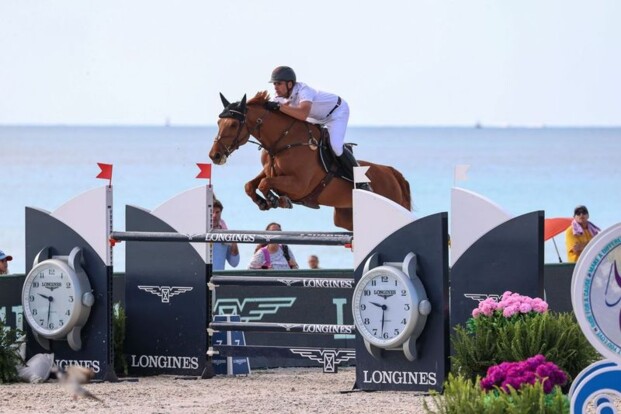 Nicola Philippaerts snelt naar winst op het strand van Miami Beach!