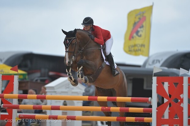 CSIYH1* Opgl.: Belgen naast het podium...