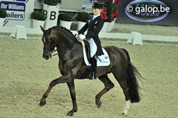 Helen Langehanenberg wint WB finale