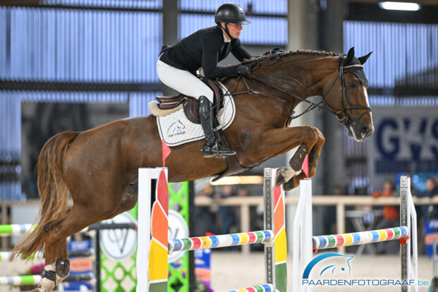 Astrid Rooms en Replay van ’t Paradijs winnen bij de 6-jarige hengsten!