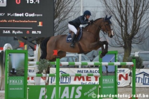Gudrun Patteet en Tim Stockdale delen Six Bars