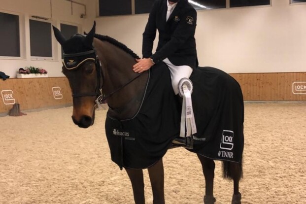 CSIYH1* Treffen: Cox snelt naar overwinning! CSIYH1* Treffen: Cox snelt naar overwinning!