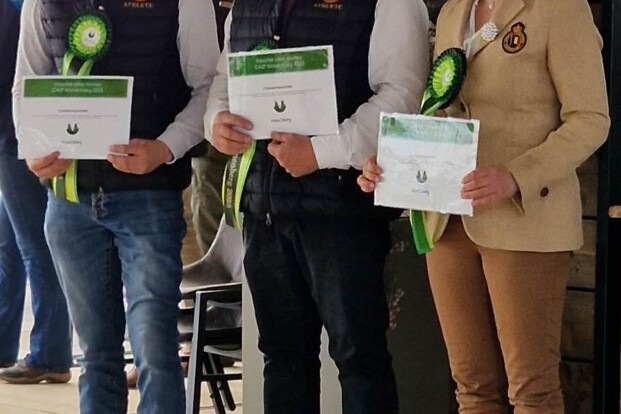 Podium 3* P4 kleurt Belgisch: vlnr: Julien Vanhoenacker (3) - Bert Van Den Bosch (2) - Tinnen Bax (1)
