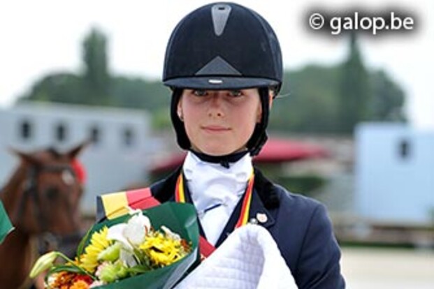 Alexa Fairchild wint alles!