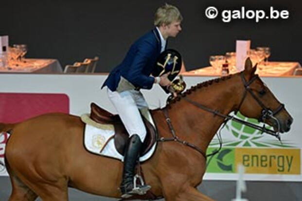 Dennis Van Den Brink wint 1m35 - Vicky Van De Poel knap tweede
