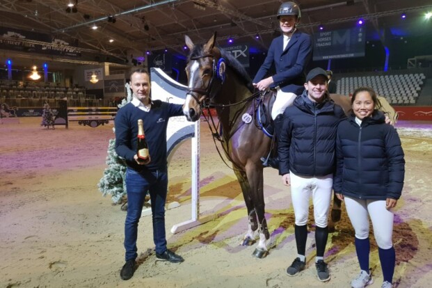 CSI2* Opglab.: Ochtendwinst voor Housen! CSI2* Opglab.: Ochtendwinst voor Housen!