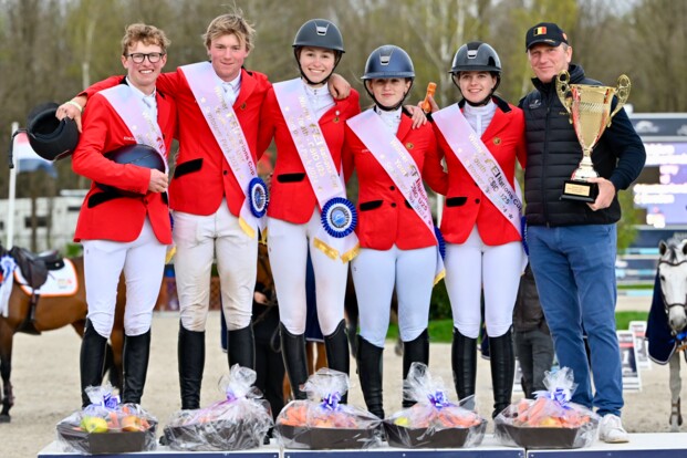 Ook Belgische Young Riders springen naar goud in de Nations Cup Ook Belgische Young Riders springen naar goud in de Nations Cup