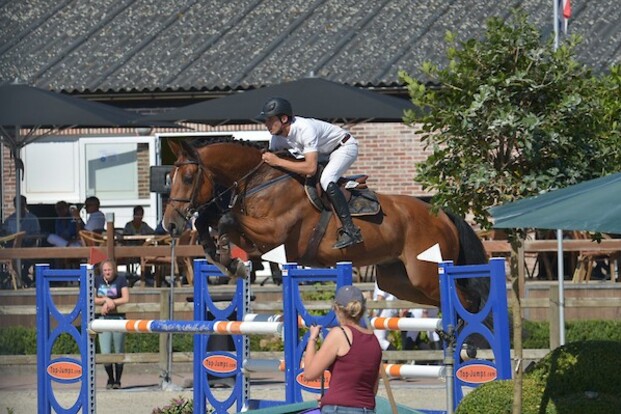 Dries Dekkers snelt naar winst in Lanaken! Dries Dekkers snelt naar winst in Lanaken!