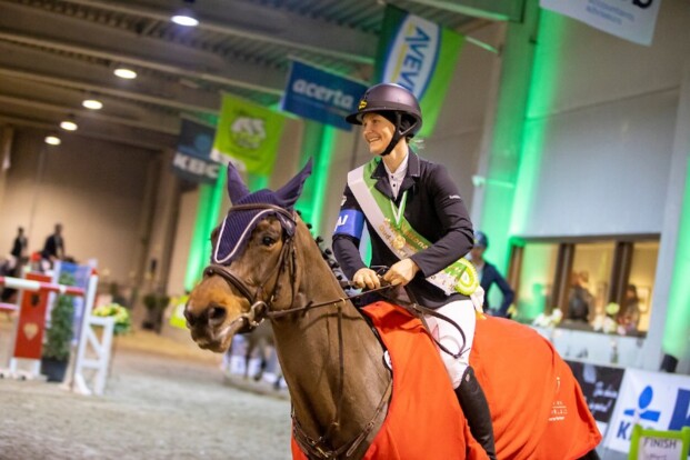 Jolien De Meyer triomfeert in klasse zwaar! Jolien De Meyer triomfeert in klasse zwaar!