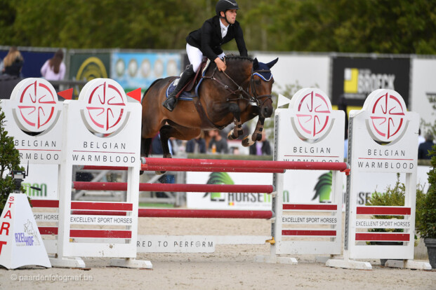 Thibault Palm zegeviert in de CSI2* GP van Fontainebleau!