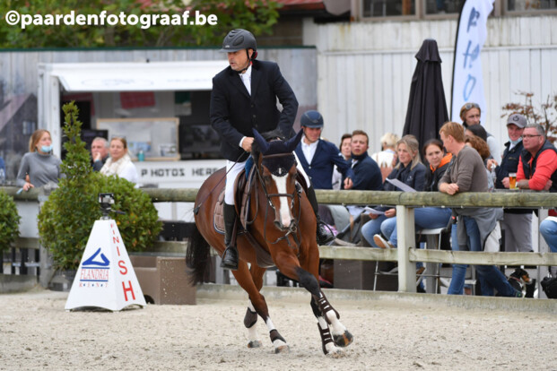 Stefan de Pauw op 1 in de 1m30 GP Stefan de Pauw op 1 in de 1m30 GP