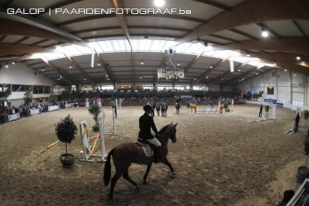 Hanlon wint eerste GP-kwalificatie De Warre