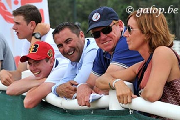 Eerste manche landenwedstrijd Juniors Magna Racino