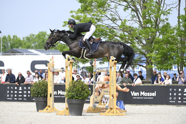 Jules Van Hoydonck neemt winnende start in De Peelbergen