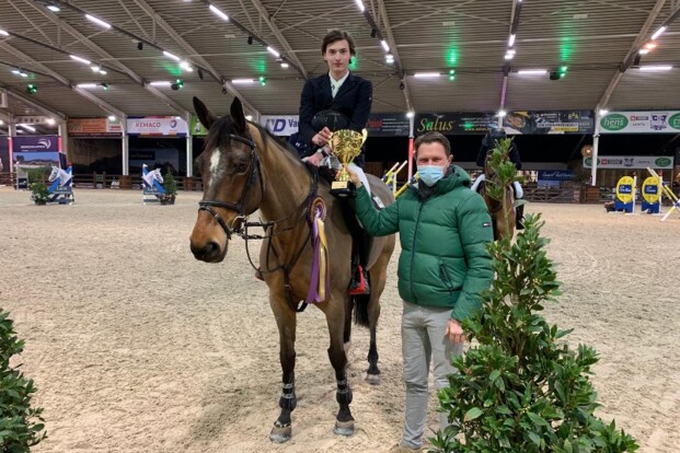 Sebrechts snelt naar winst in hoofdrubriek!