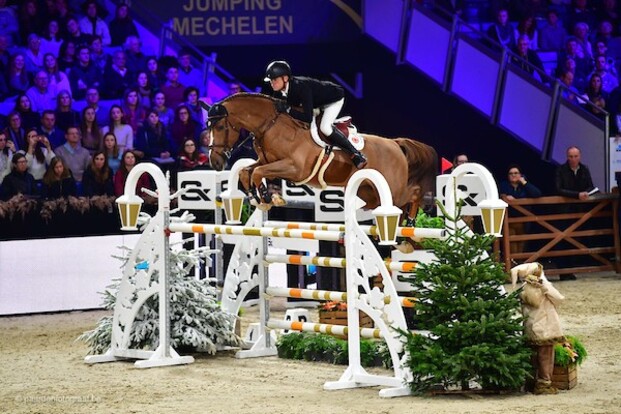 Jérôme Guery op het podium in CSI2* GP Oliva