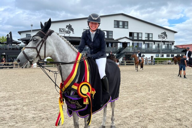 Jenny Krogsaeter kroont zich toch Belgisch Kampioene bij de 7-jarige paarden! Jenny Krogsaeter kroont zich toch Belgisch Kampioene bij de 7-jarige paarden!