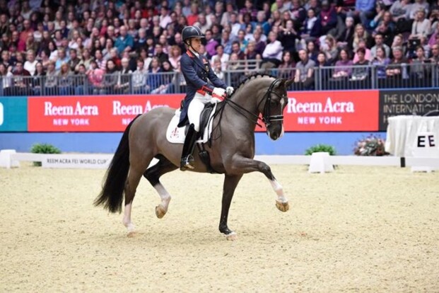Titelverdedigster Dujardin pakt eerste proef Titelverdedigster Dujardin pakt eerste proef