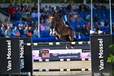 Gilles Thomas neemt leiding in BK