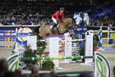 Jordy van Massenhove start met een top 5-klassering in Hong Kong