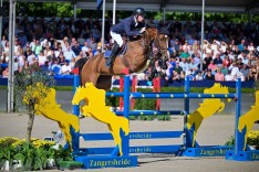 Max van de Poll en Ortane springen op indrukwekkende wijze naar de wereldtitel bij de zesjarigen