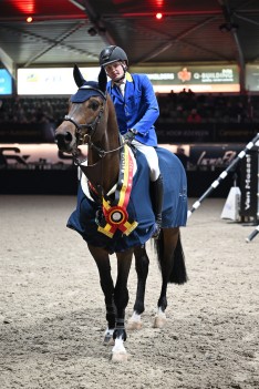 Alexander Housen triomfeert in Hengstencompetitie met Django Z: “Een power house”