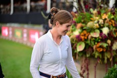 Frans podium in Saint-Tropez, maar Emilie Conter knokt zich met Chablis Z naar top tien in de Grote Prijs