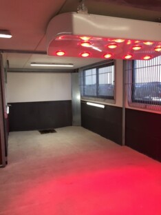 Te huur: stalcompartiment met 8 boxen