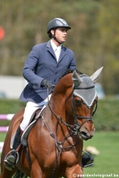 Harmegnies wint 1.40m rubriek in Frankrijk