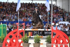 Van Paesschen wint 1.45m in Samorin