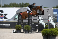 Aaron Tijskens scoort in de CSI2* GP van Lyon!