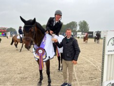 Hendrik Denutte snelt naar winst in het Azelhof