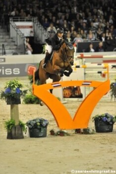 LA Masters: DeLAveau wint openingsproef