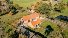 Immofluisteraar verkoopt: hoevewoning