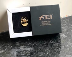 FEI Golden badge of honour voor Tinne Bax!